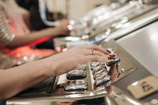 江南体育网站真人游戏